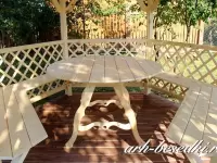 Стол для шестигранной беседки