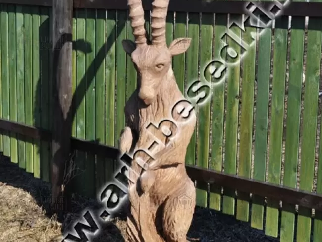 Скульптура из дерева "Горный козел"