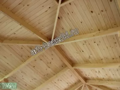 Беседка из бревна с мангалом