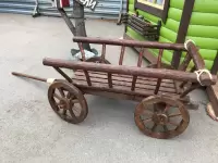 Телега декоративная для сада средняя