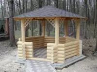 Беседка из круглого бревна