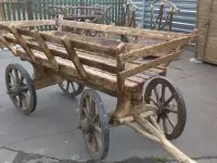 Деревянная телега большая