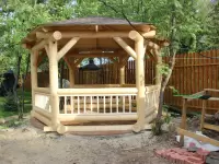 Беседка из бревна