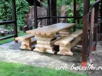 Стол рубленный из бревна, мебель из бревна