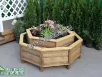 Деревянная клумба для дачи