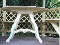 Стол для шестигранной беседки