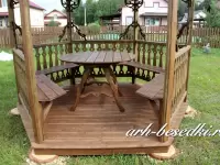 Стол для шестигранной беседки
