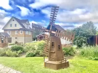 Большая декоративная мельница для сада