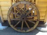 Колесо для телеги из дерева D-90 см