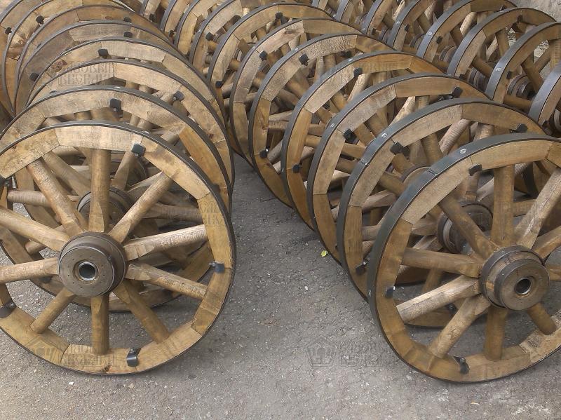 Деревянное колесо для телеги D=72 см