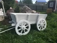 Белая садовая телега