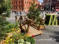 Деревянная клумба для дачи с дном