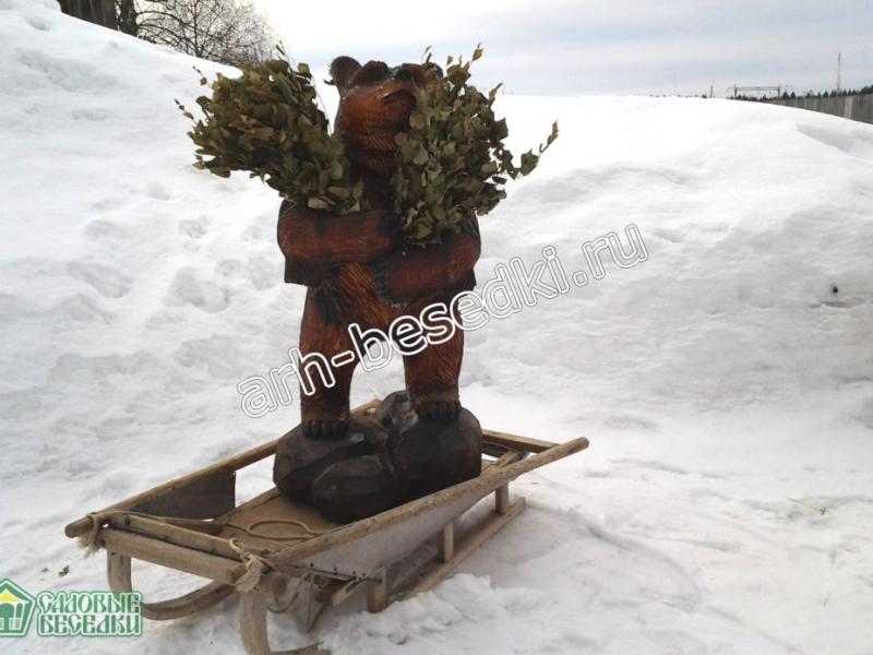 Деревянная скульптура Медведя