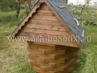 Колодец для дачи деревянный. Домик на колодец.